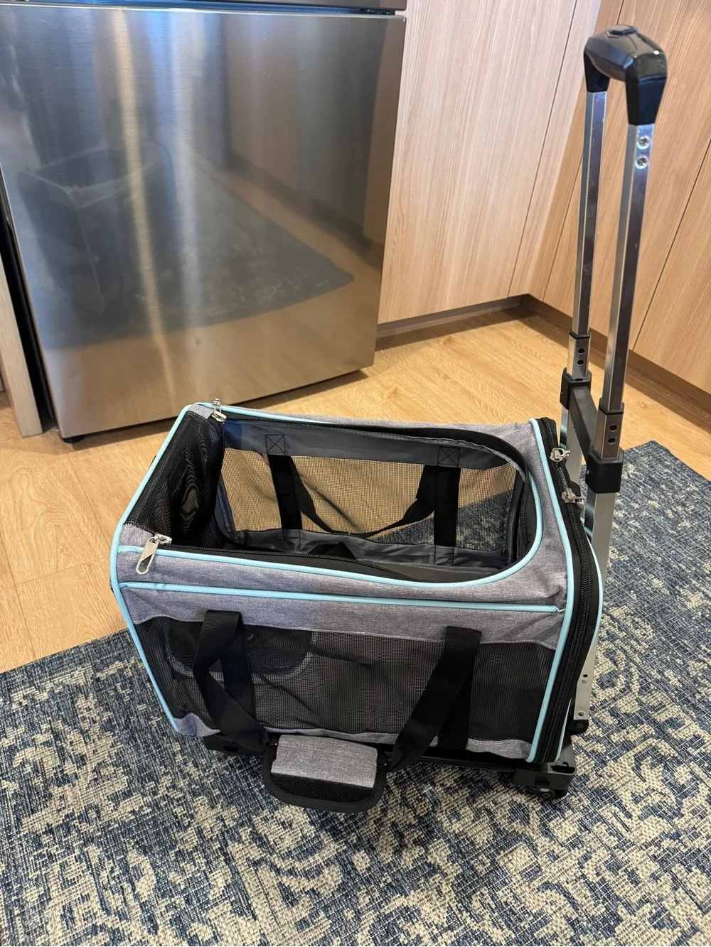 Small Pet Dog/ Cat Rolling Carrier -Airline Approved Pet Carrier- Brand New